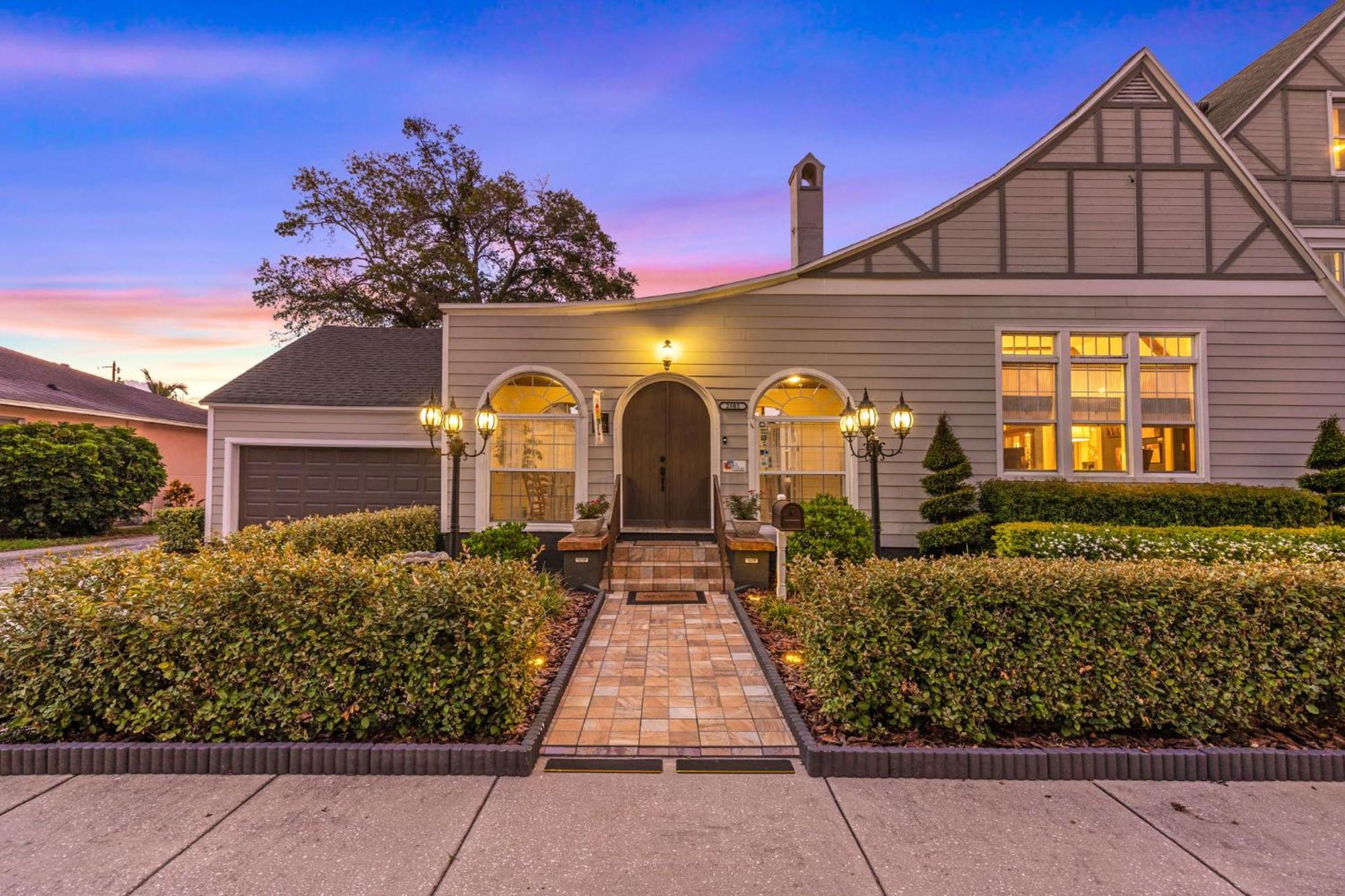 مبيت وإفطار سانت بطرسبرج The Kenwood Gables المظهر الخارجي الصورة
